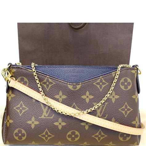 louis vuitton clutch bag